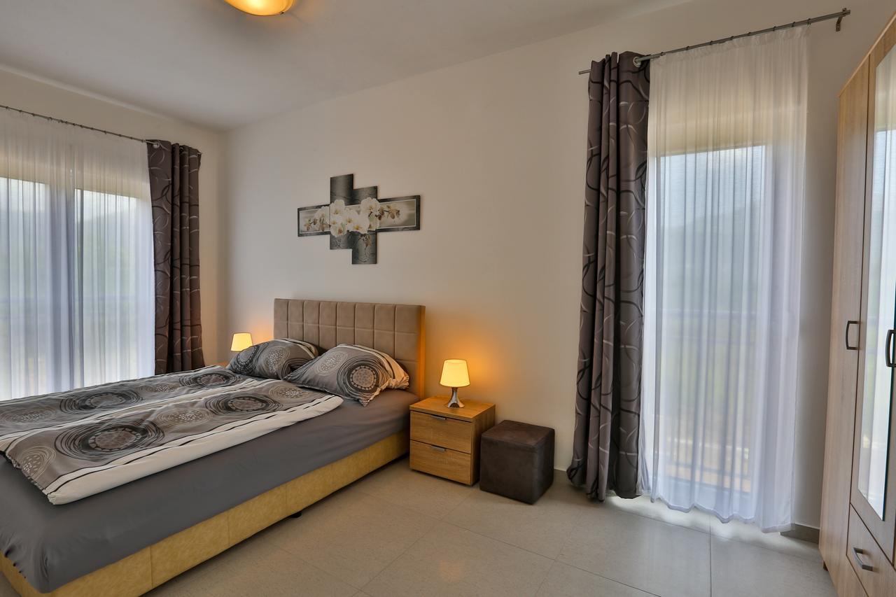 Kristina Apartments ติวัต ภายนอก รูปภาพ