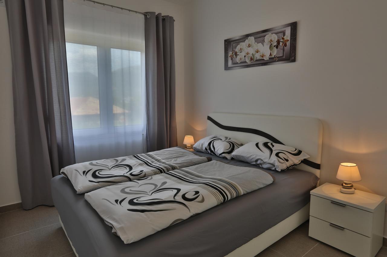 Kristina Apartments ติวัต ภายนอก รูปภาพ