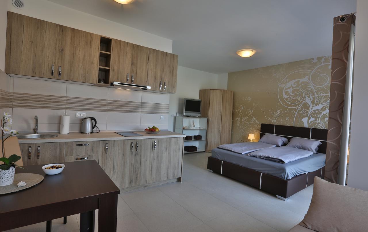 Kristina Apartments ติวัต ภายนอก รูปภาพ