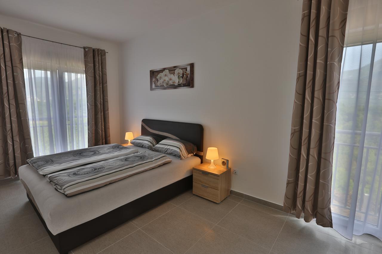 Kristina Apartments ติวัต ภายนอก รูปภาพ
